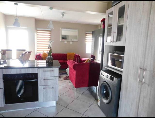 3 BEDROOM TOWNHOUSE FOR SALE IN ALBERTSDAL